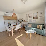 Appartement Hespera, élégant Classé 3 étoiles, Vue Mer, Accès Direct, Parking Privé Vias